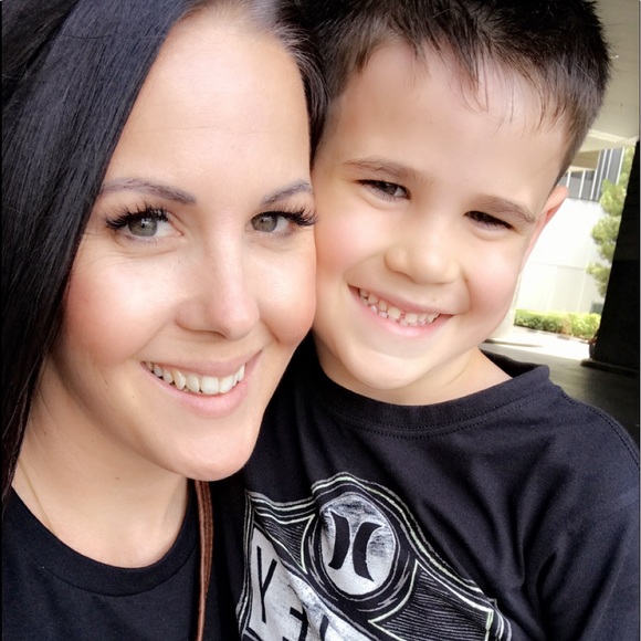 Meet your Posher, Jeanelle - Picture 2 of 2